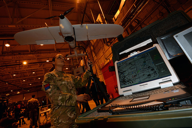 Illustration for article titled Guerra a distancia: así se controlan los ejércitos de drones